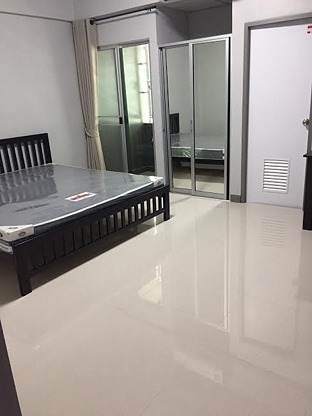 Condo · Wang Thonglang, bangkok — photo 2