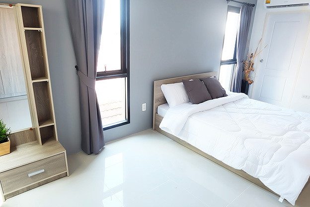 Condo · Huai Khwang, bangkok — photo 2