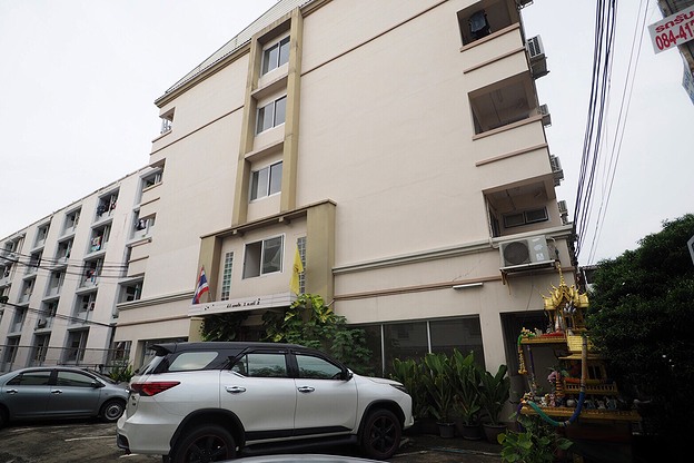 Condo · Bang Kapi, bangkok — photo 1
