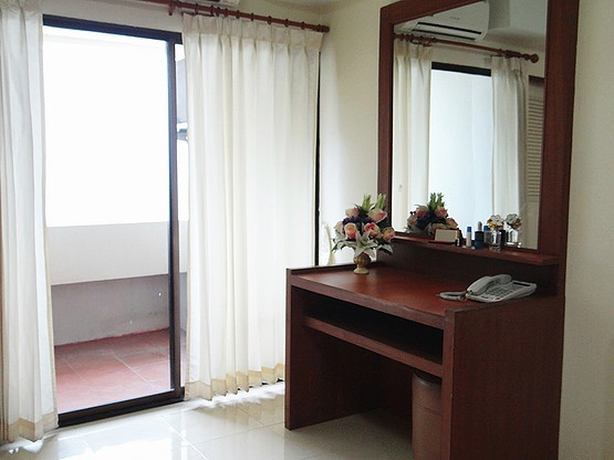 Condo — photo 2
