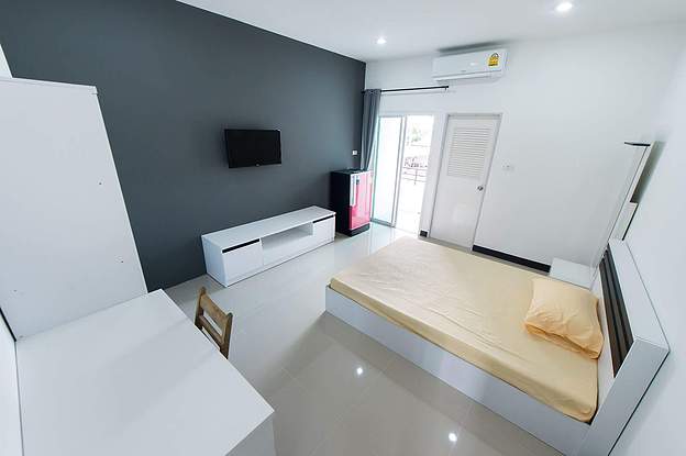 Condo — photo 3