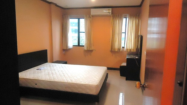 Condo · Watthana, bangkok — photo 2