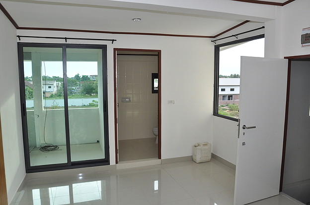 Condo — photo 5