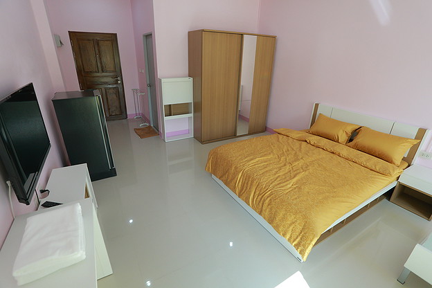 Condo — photo 2