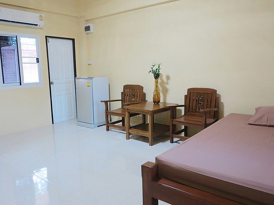 Condo · Huai Khwang, bangkok — photo 2