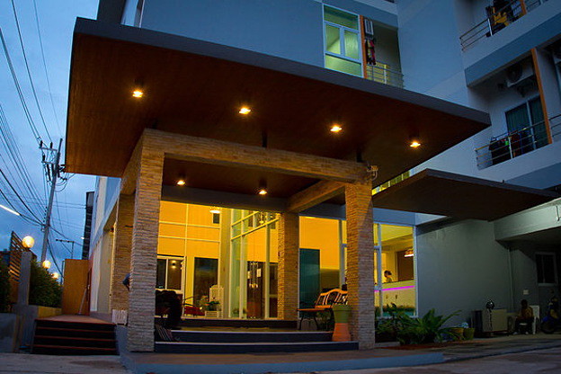Condo — photo 2
