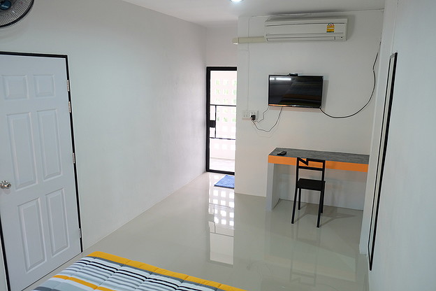Condo — photo 2