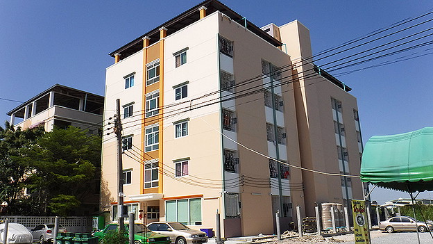 Condo — photo 1