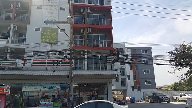 Condo — photo 1