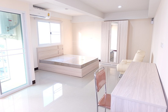 Romyen Residence near BTS Chong Nonsi and MRT Lumpini. - Apartment for Rent