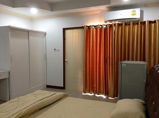Condo — photo 2