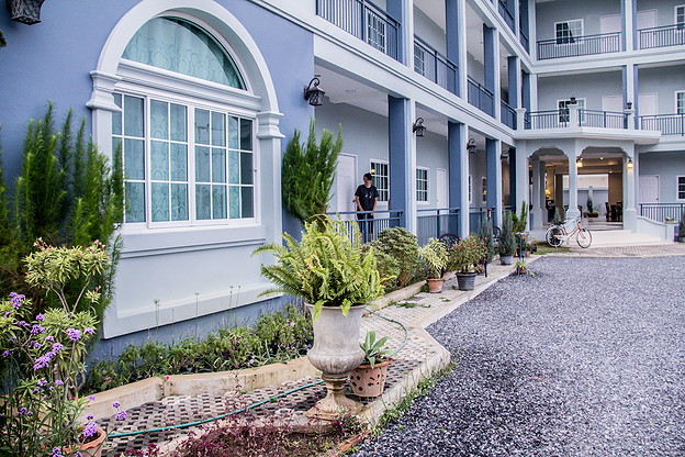 Condo — photo 1