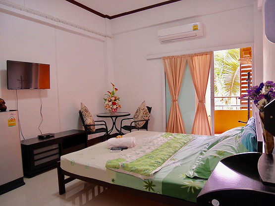 Condo — photo 1