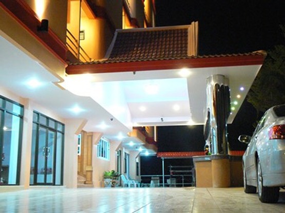 Condo — photo 2
