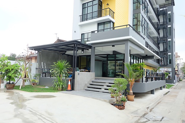 Condo — photo 2