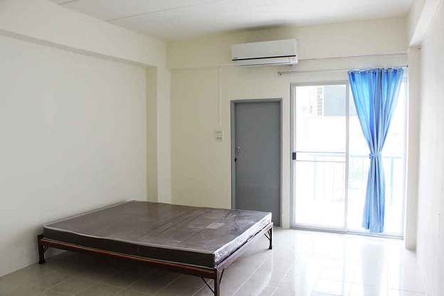 Condo · Wang Thonglang, bangkok — photo 2