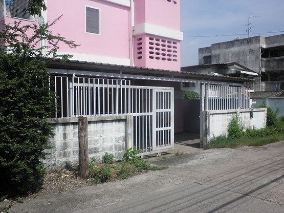 Condo · Mueang Samut Prakan — photo 3