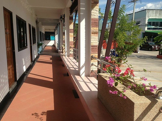 Condo — photo 2