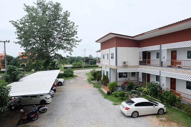 Condo — photo 1