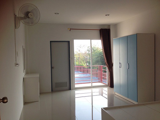 Condo · Mueang Chon Buri, chon_buri — photo 2