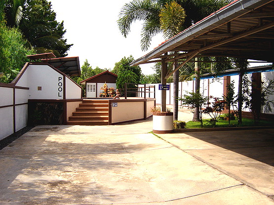 Condo — photo 2