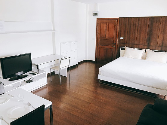 BC Executive Apartment — photo 2