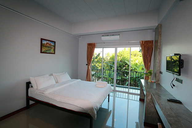 Condo — photo 2