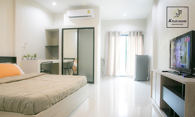 Condo — photo 2