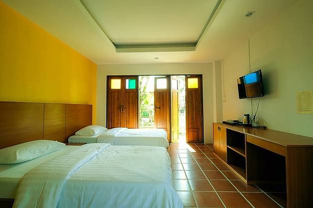 Condo — photo 2