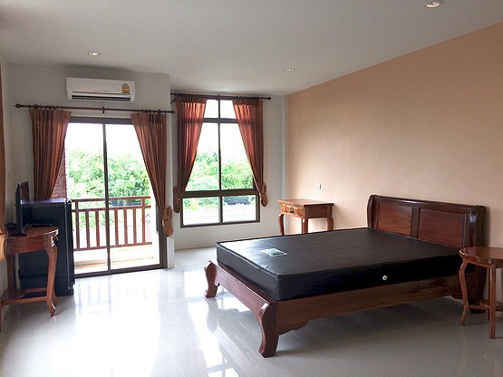 Condo — photo 2