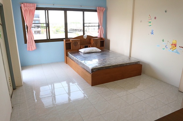 Condo — photo 3
