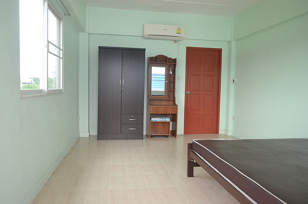 Condo — photo 4
