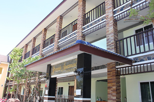Condo — photo 1