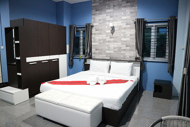 Condo — photo 1