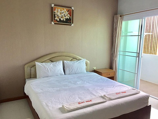 Condo — photo 1