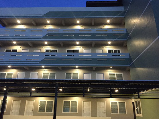 Condo — photo 2