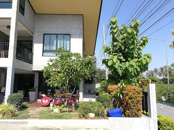 Condo — photo 4
