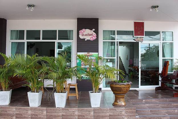 Condo — photo 2