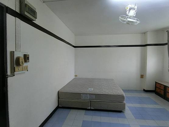 Condo · Wang Thonglang, bangkok — photo 1
