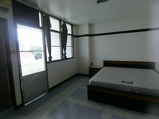 Condo · Wang Thonglang, bangkok — photo 4