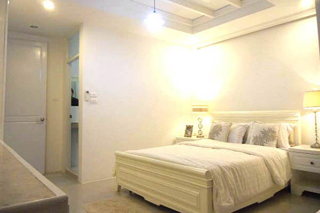Condo · Huai Khwang, bangkok — photo 1