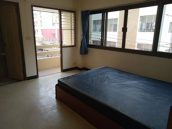 Condo · Bang Kapi, bangkok — photo 1