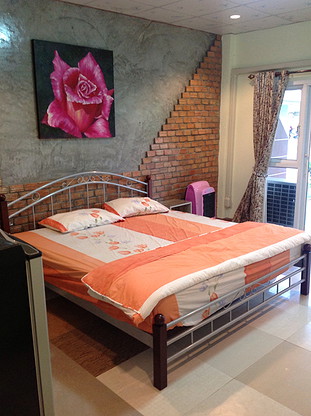 Condo — photo 1