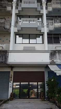 Condo — photo 2