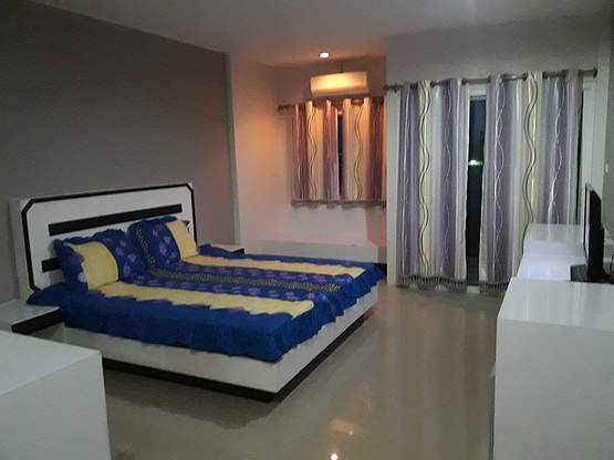 Condo — photo 1