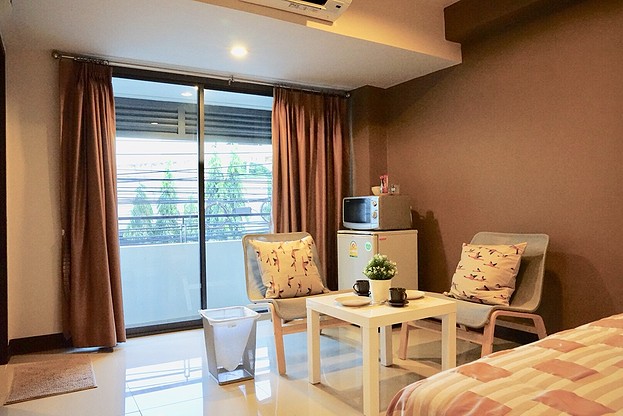 Condo · Huai Khwang, bangkok — photo 2