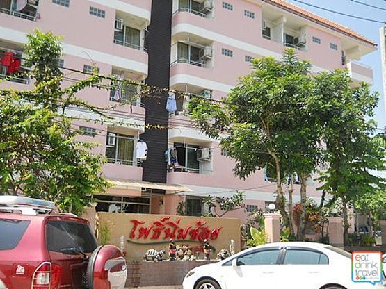 Condo · Wang Thonglang, bangkok — photo 1