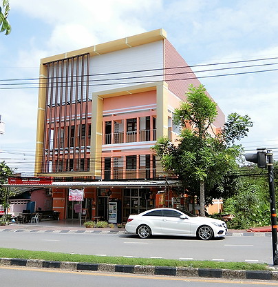 Condo — photo 1