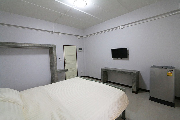 Condo — photo 2