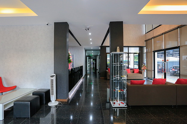 Condo — photo 2